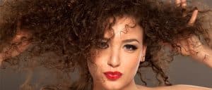 Tendencias 2016 pelo rizado y despeinado