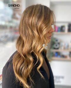 Mechas californianas en castaño miel — DeSancho Estilistas Valencia